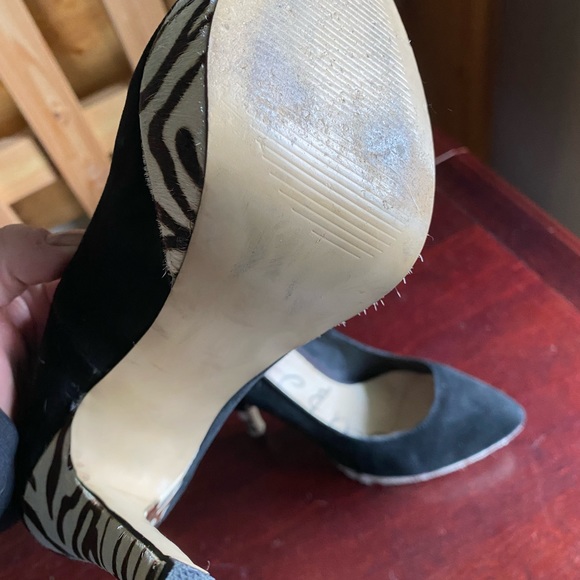 Kate & Mel Black Suede High heels with ankle strap, “zebra” fur, Size 6 - Picture 3 of 7